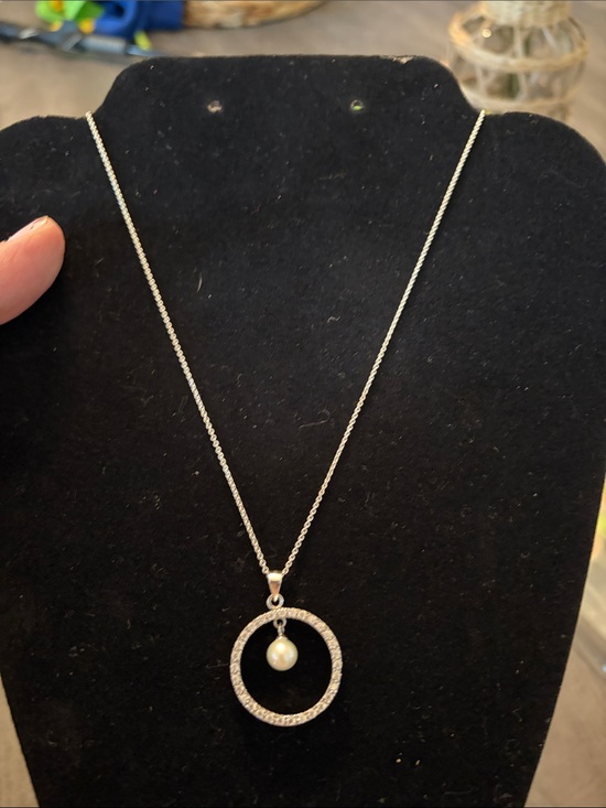 Jewelry - Silver Tone Pearl and Rhinestone Circle Pendant Necklace